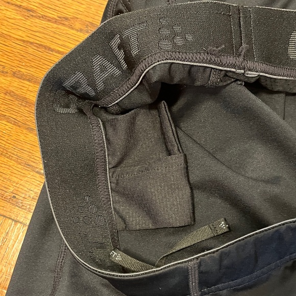 Black Athletic Leggings with Pocket - Picture 6 of 8